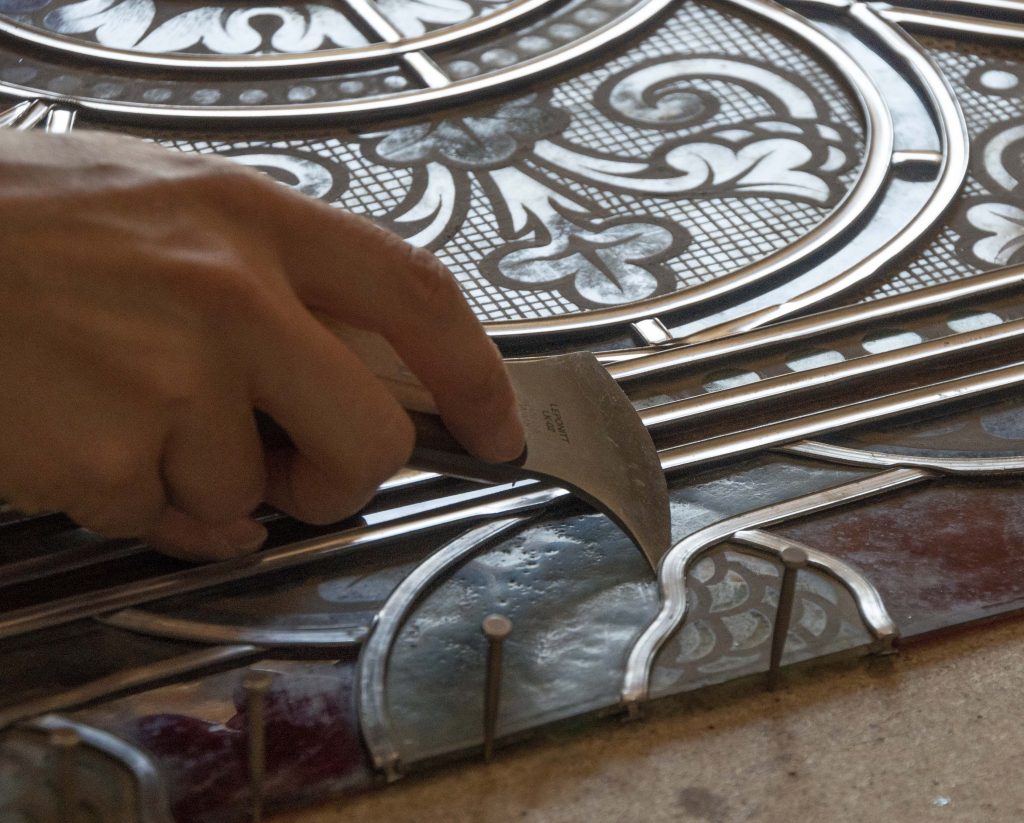 photo-philippe-laine-restauration-vitraux-adelie-payen